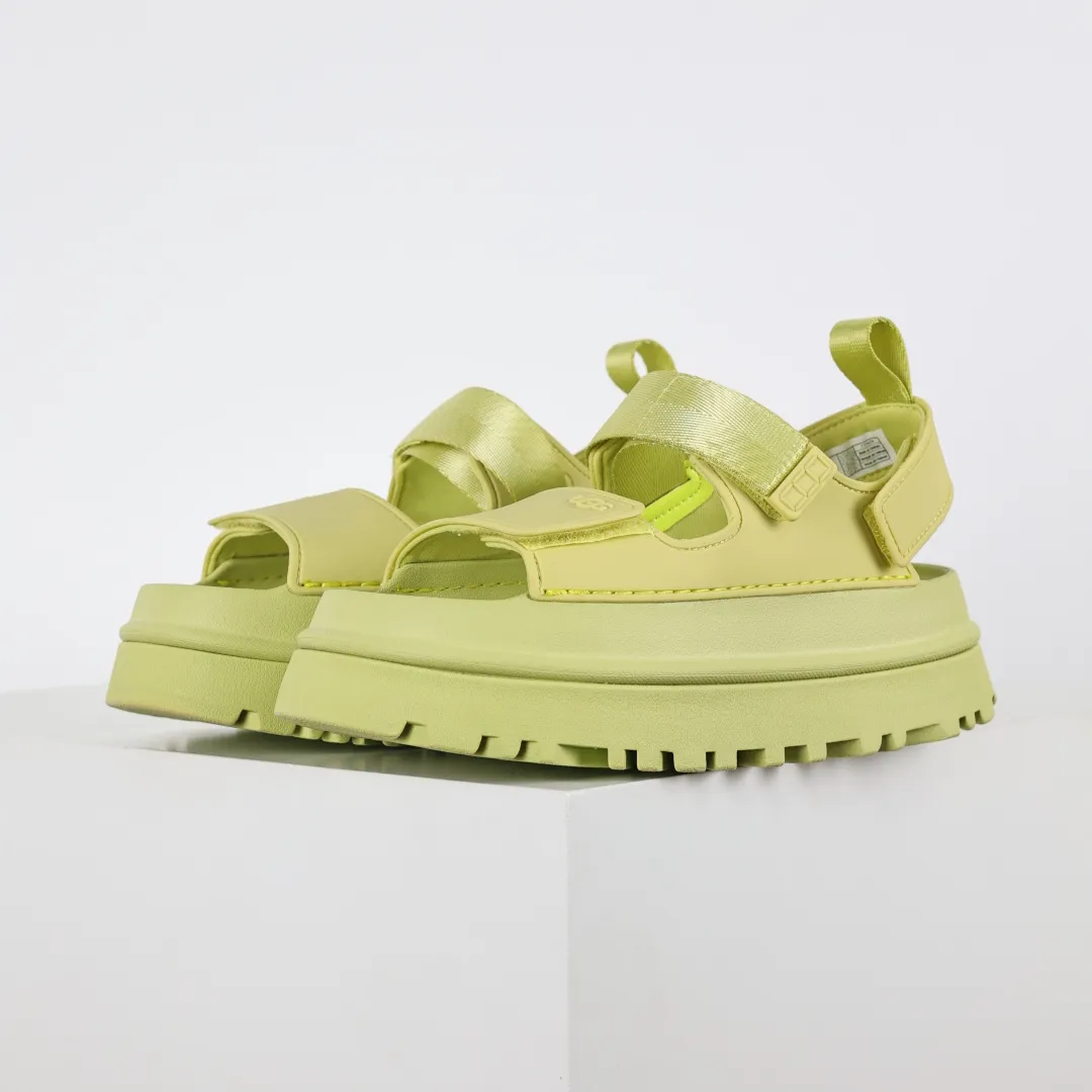 Copy price 💰560 Core recommendation Good price UGG Velcro slippers sandals summer versatile slippers soft sole non-slip beach thick sole casual elegant sandals The style of UGG sandals is really nice. It is suitable for all ages. The soles are made of super lightweight EVA foam. The classic material of U family can be said to be "light" to let you enjoy a different naked feeling. It is one of the most worth buying sandals in history. I guarantee you will not regret the series. Original OEM production Y products are available now. Size: 35 36 37 38 39 40